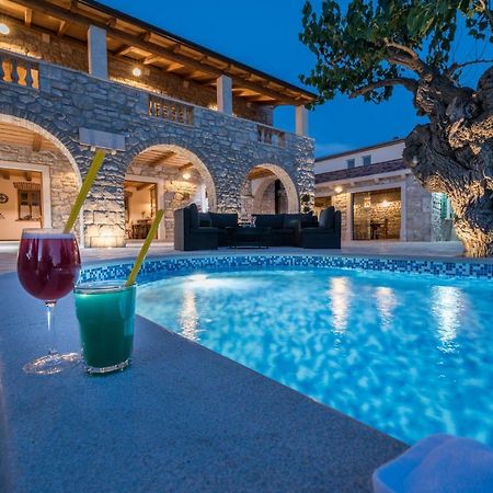 Villa Dumina Sukosan Bagian luar foto